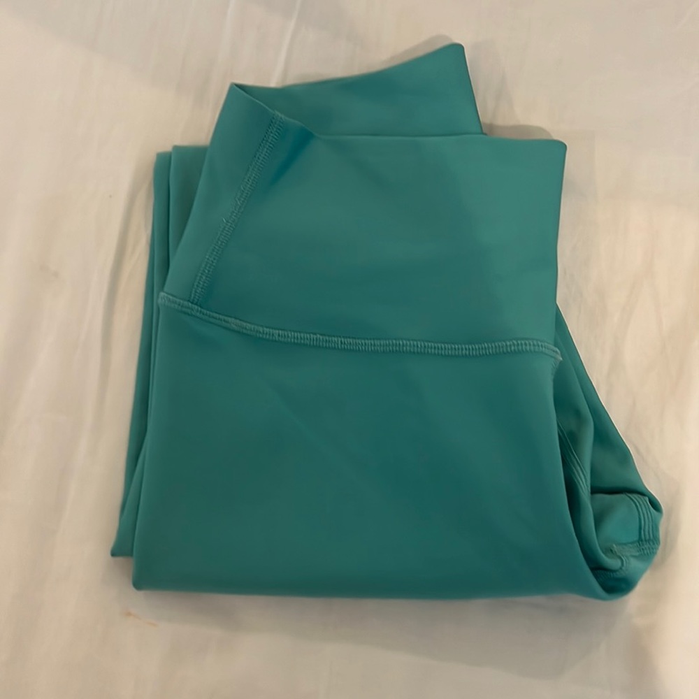 Alo excellent used condition 7/8leggings
